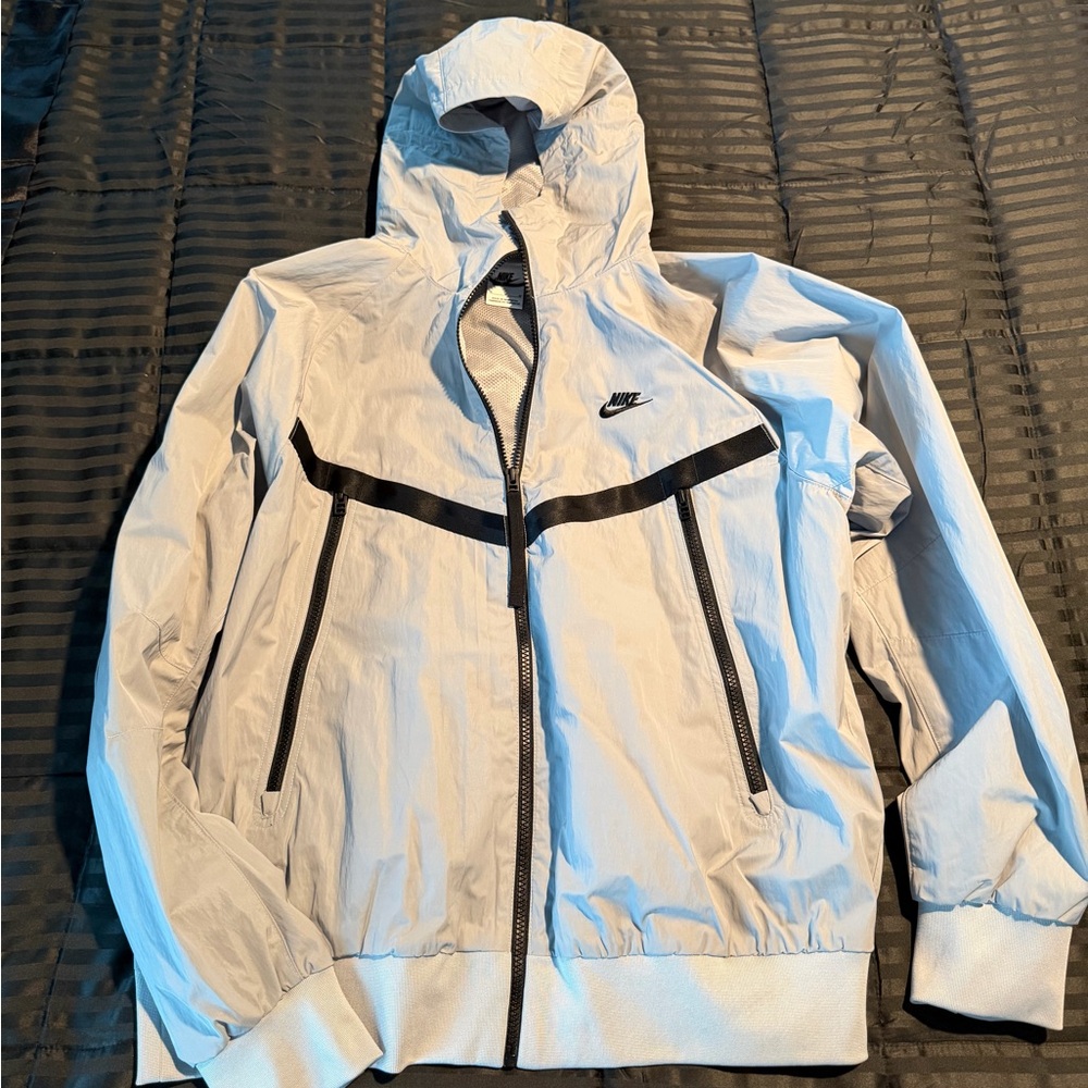 Nike Men's Light Gray Hooded Jacket